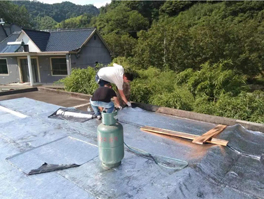 農(nóng)村平房房頂裂縫漏水如何防水維修呢？