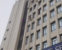 高樓外墻清洗的清洗劑該怎么選擇？